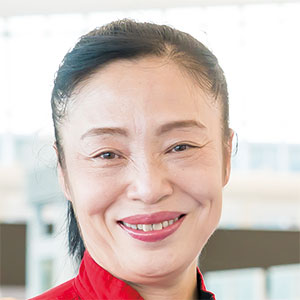 新津 春子