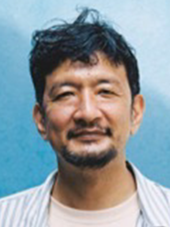 家成 俊勝氏