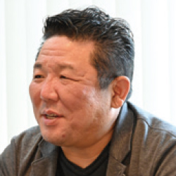 田尻 忠義 氏